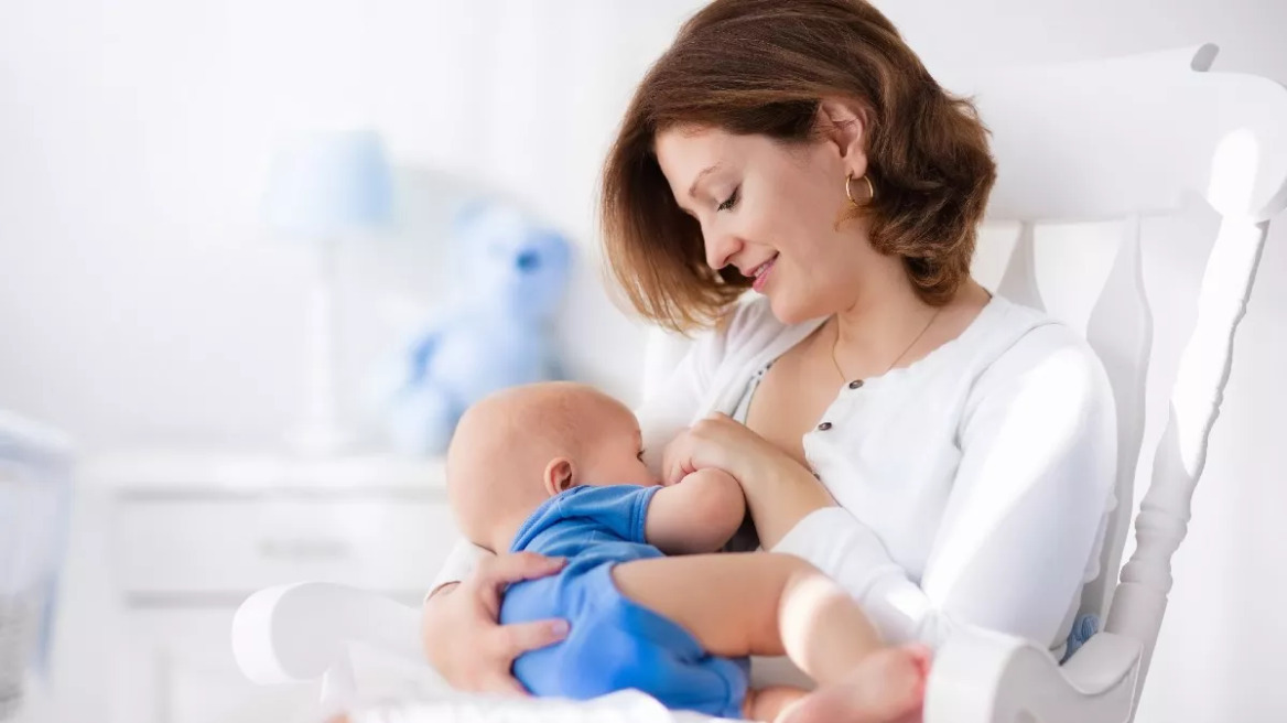 breastfeeding_388644496