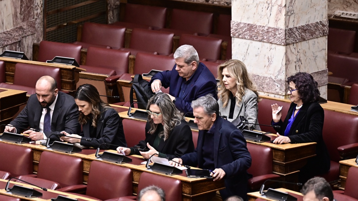 ΣΥΡΙΖΑ - Νέα Αριστερά: Στη Βουλή το πρώτο μπρα ντε φερ - Σκληρό ροκ με το «καλημέρα» για το φορολογικό νομοσχέδιο