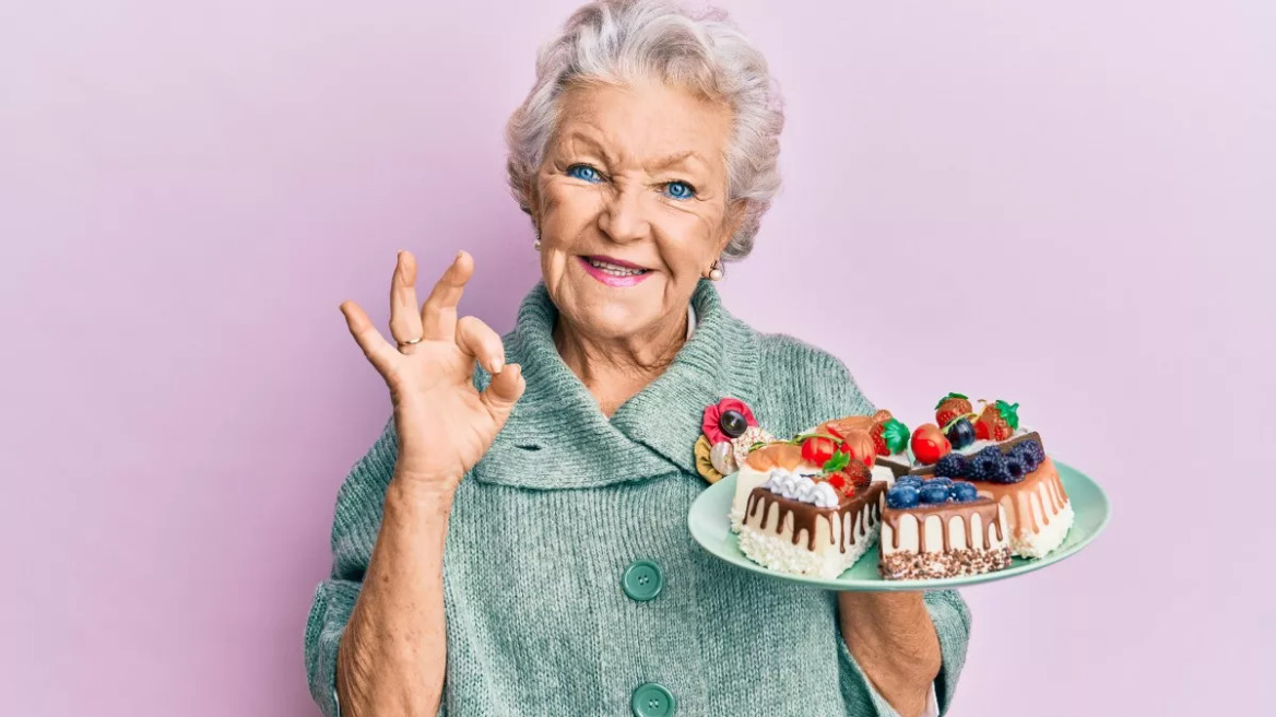 1880267878_dementia_food_old_woman