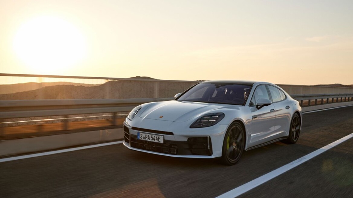 240220162658_Porsche-Panamera-4S-E-Hybrid_I