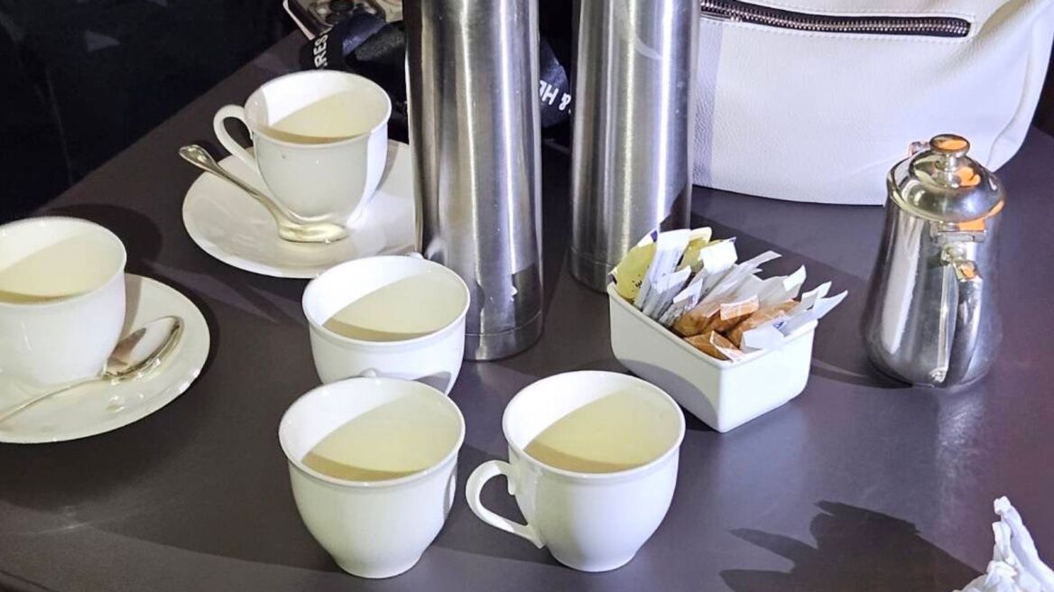teapot-tea-cups