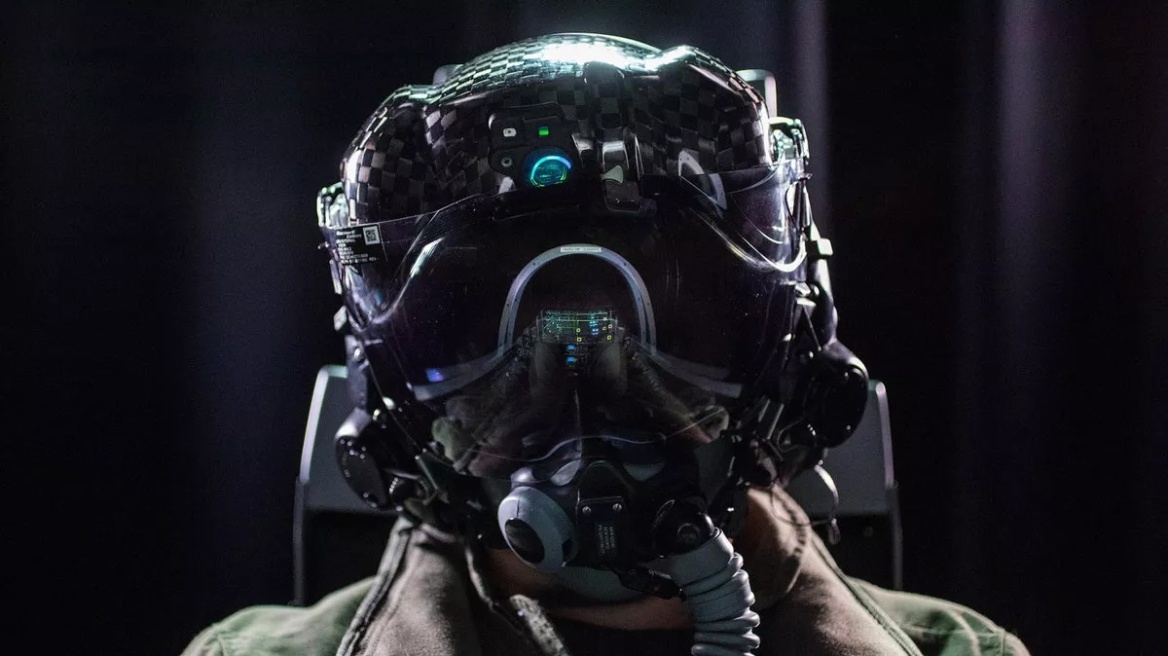 240305161535_F-35-helmet