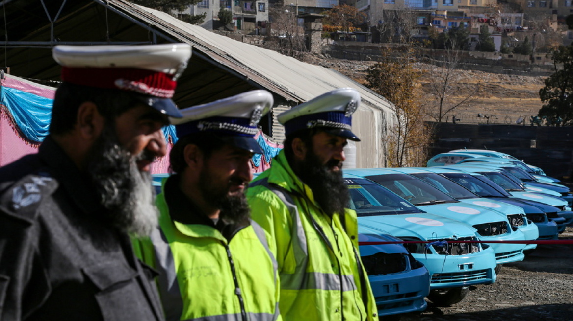 Το υπουργείο Ηθικής απέλυσε 280 άνδρες αστυνομικούς επειδή δεν άφησαν γενειάδα