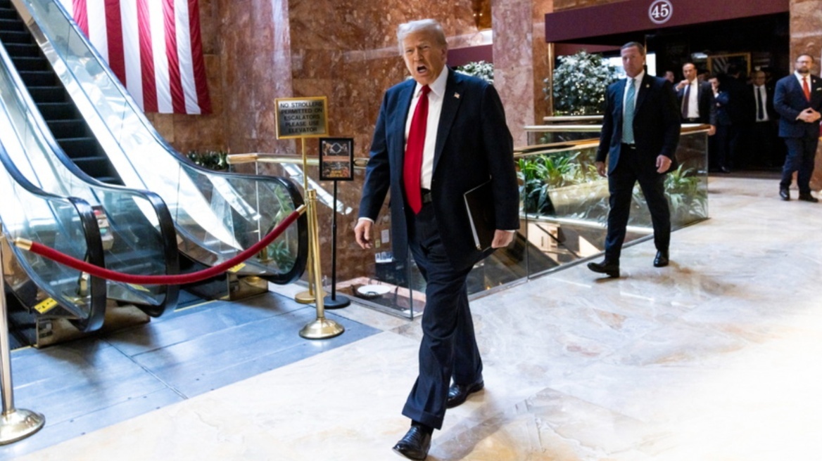 trump_walking