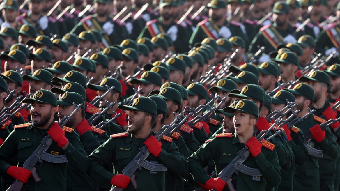 revolutionary_guard_parade