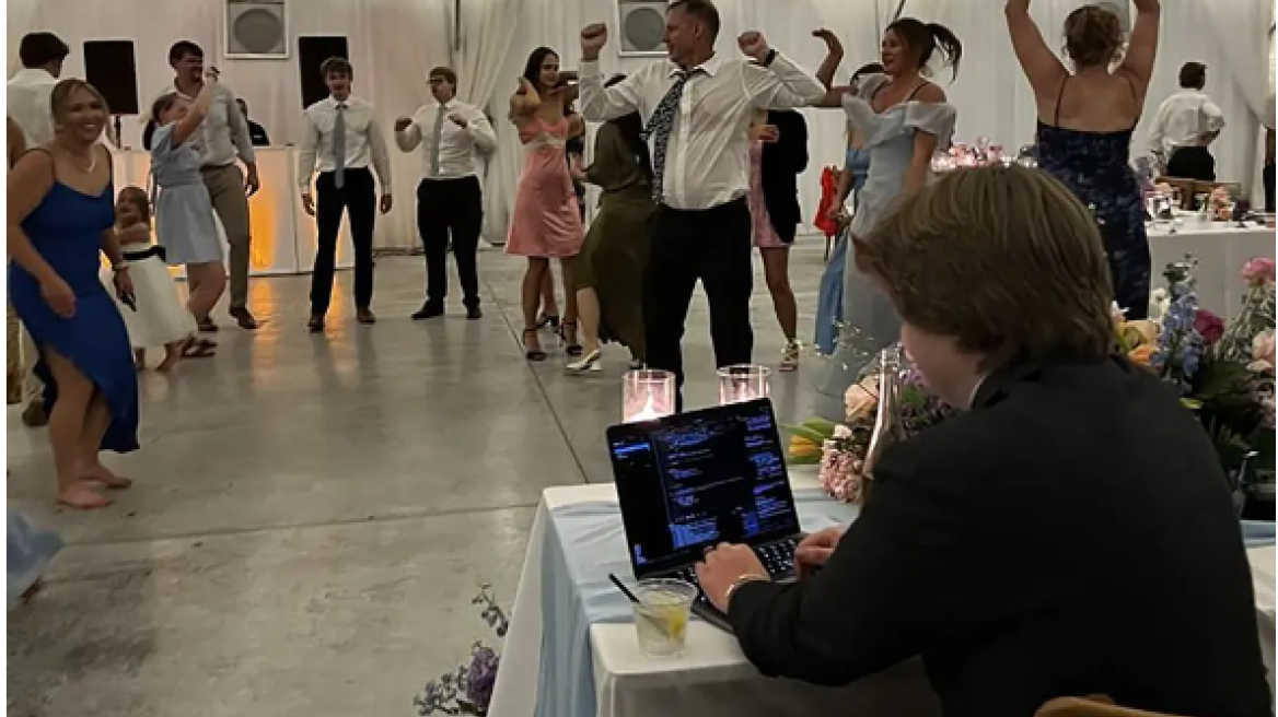 laptop_wedding