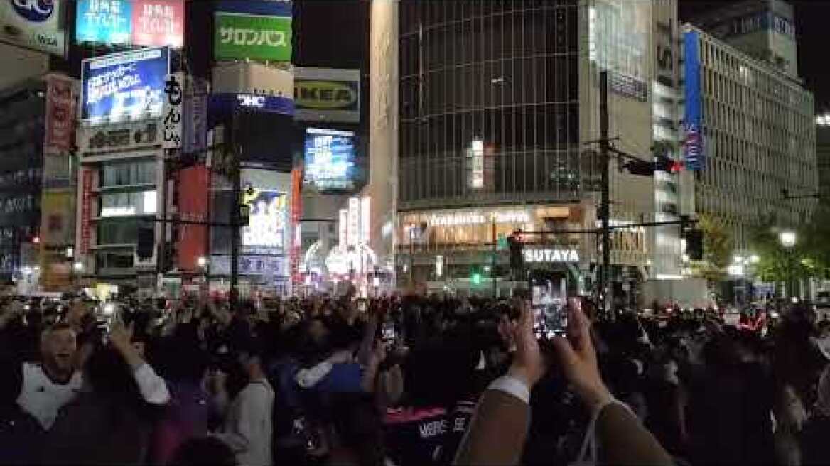 Japanese fans celebration in japan after winning | germany vs japan highlights