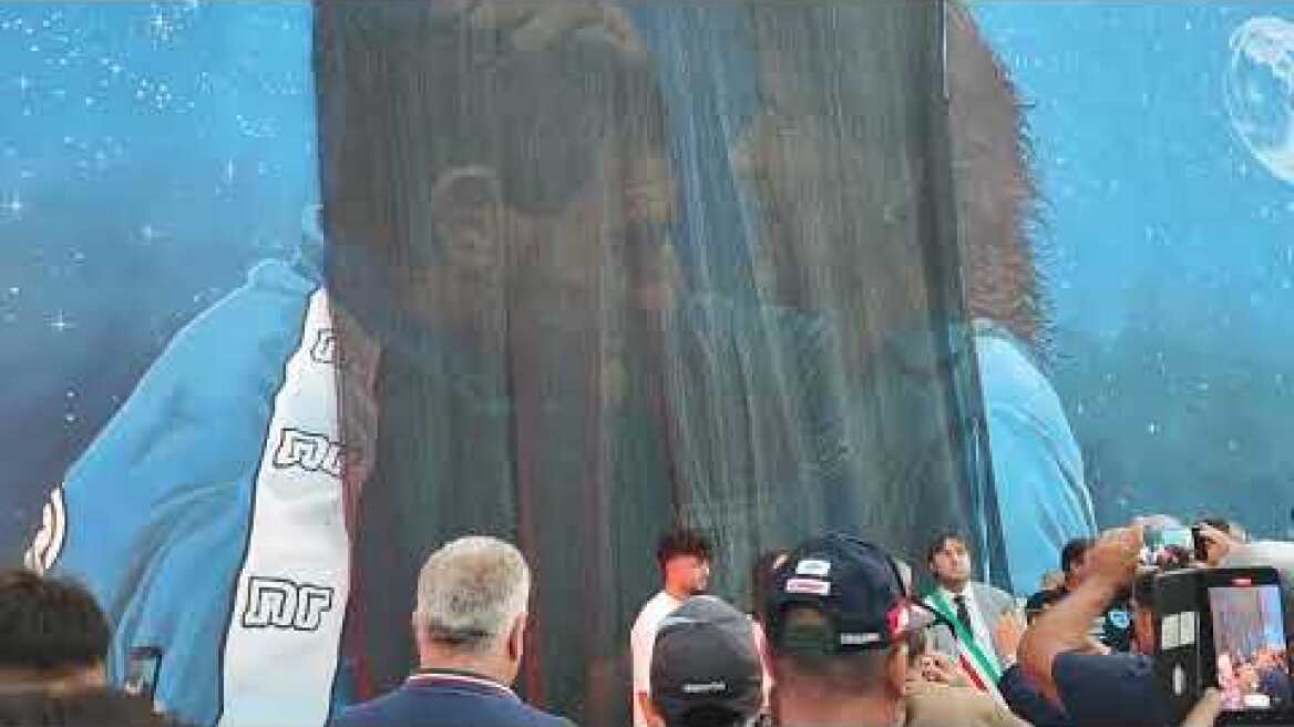 inaugurazione murales Maradona e Carmando