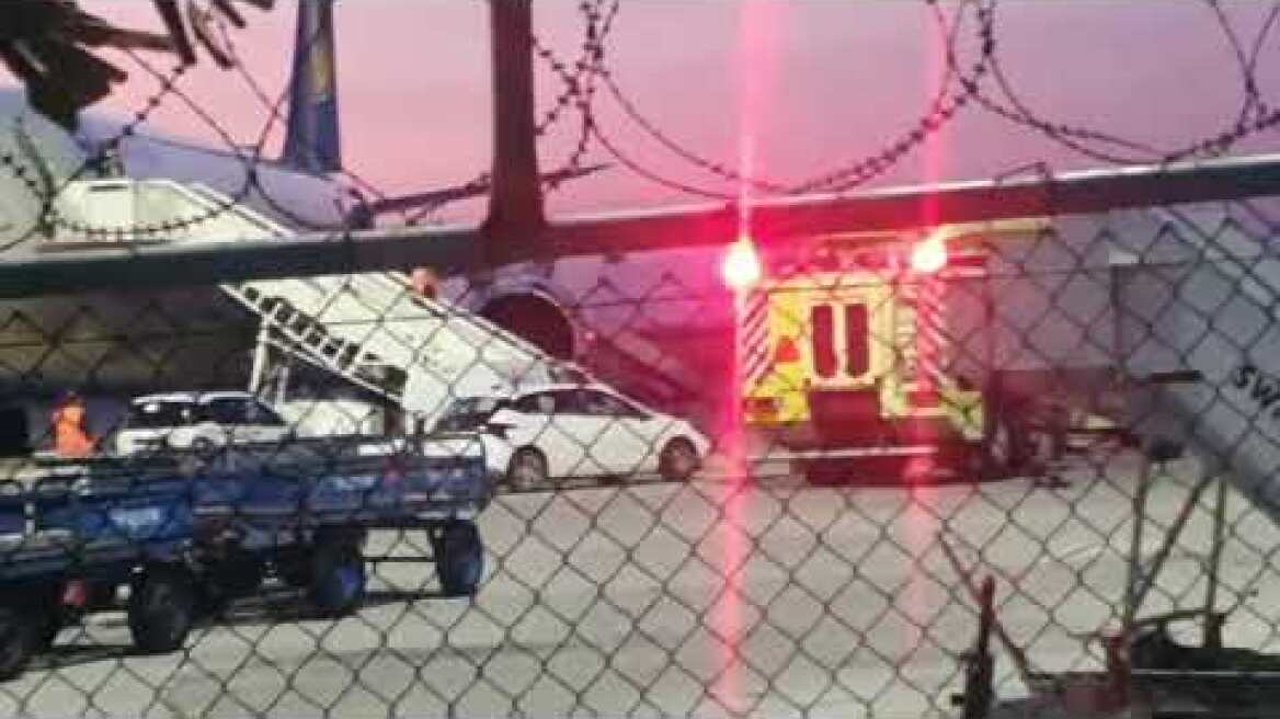 Έκτακτη προσγείωση αεροσκάφους στο αεροδρόμιο "Διαγόρας"- Μεγάλη κινητοποίηση της πυροσβεστικής