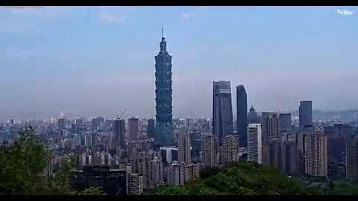 Moment 508-metre-high Taipei 101 building sways during earthquake
