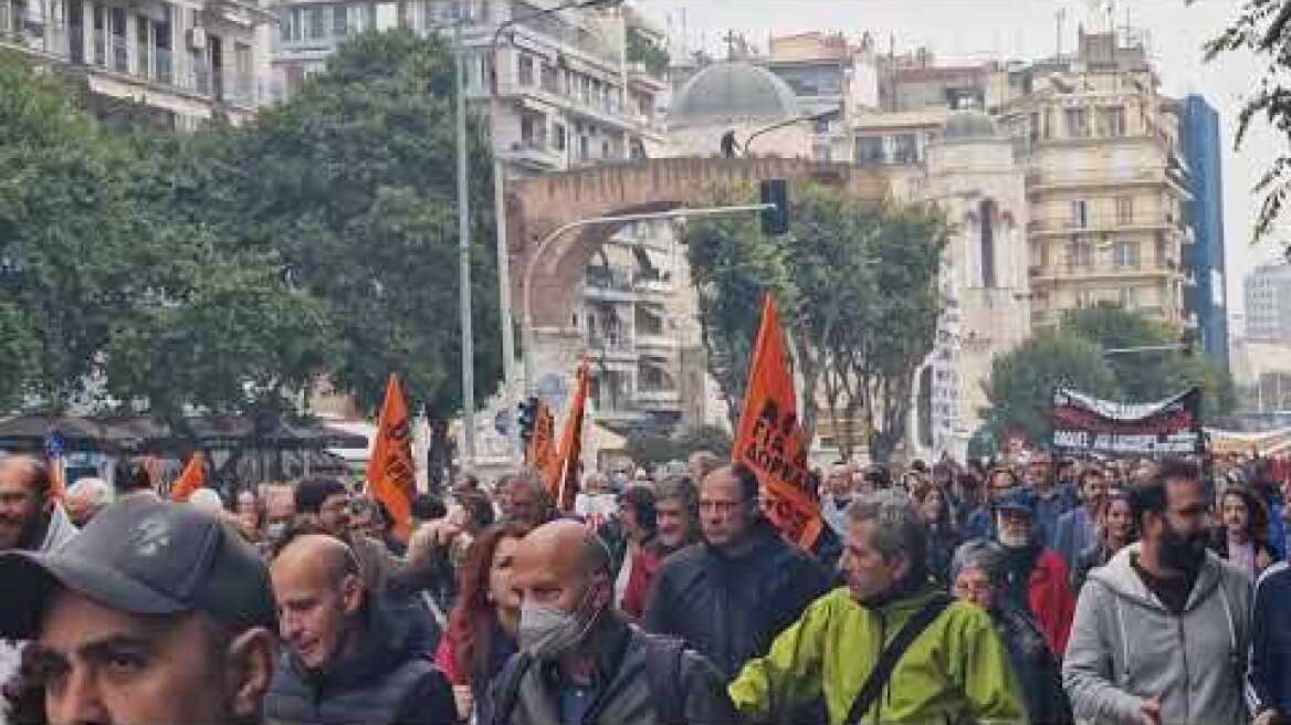 Πορεία αναρχικών στο κέντρο της Θεσσαλονίκης