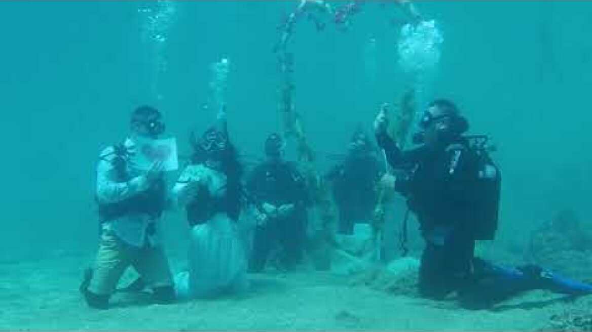 Ο πρώτος υποβρύχιος γάμος της Ελλάδας στην Αλόννησο!