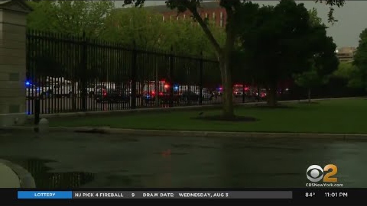 4 critically hurt after lightning strike near White House
