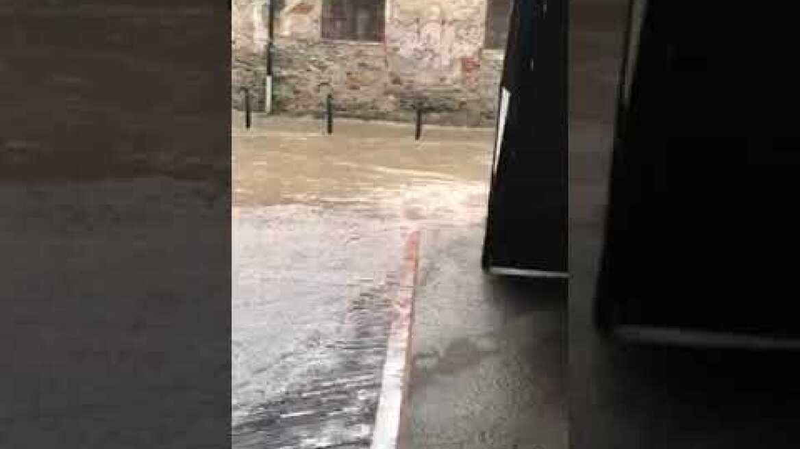 ThessToday.gr - Πάρκινγκ πλημμυρισμένο Θεσσαλονίκη 2