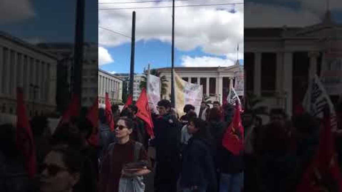 Πανεκπαιδευτικό συλλαλητήριο στα Προπύλαια