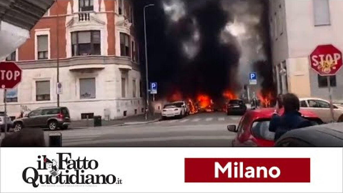 Esplosione in centro a Milano, la nuvola di fumo nero in zona Porta Romana