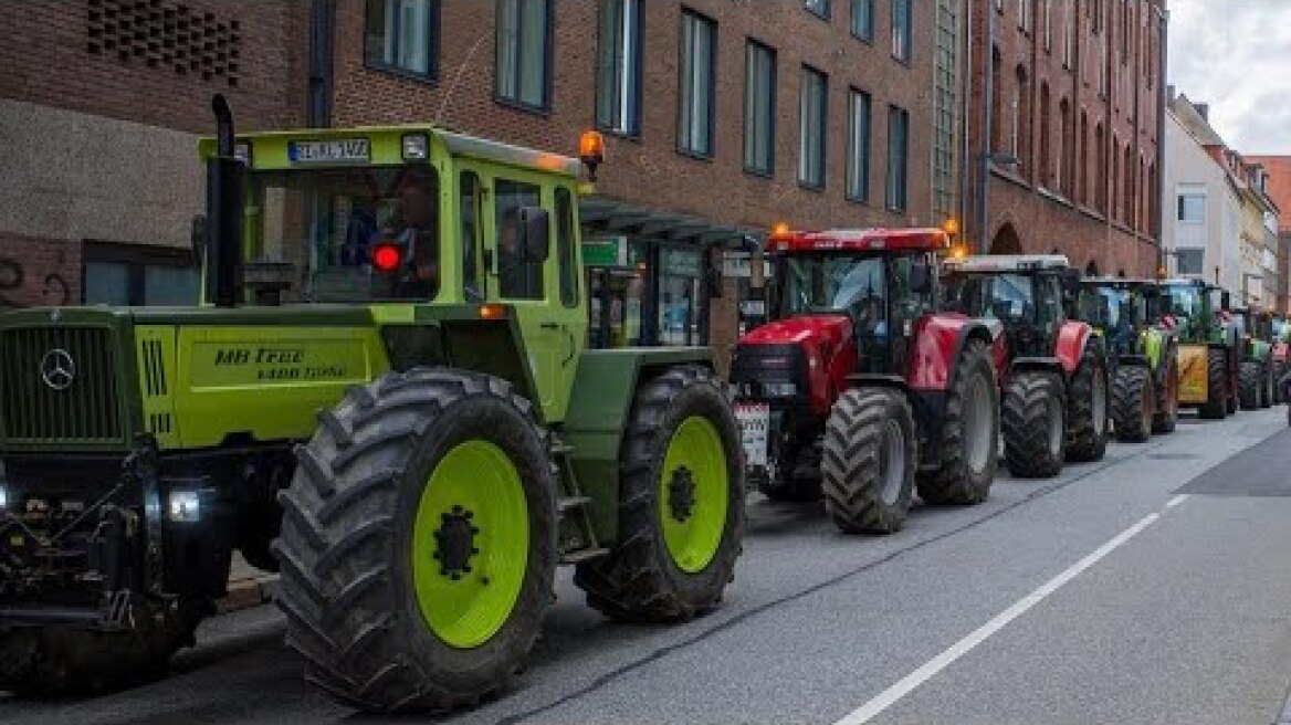 LIVE: Farmers protest in Neubrandenburg Germany against tax hikes