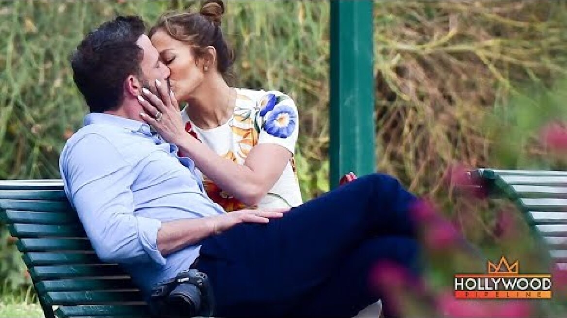 Newlyweds Jennifer Affleck & Ben Affleck Honeymoon in Paris