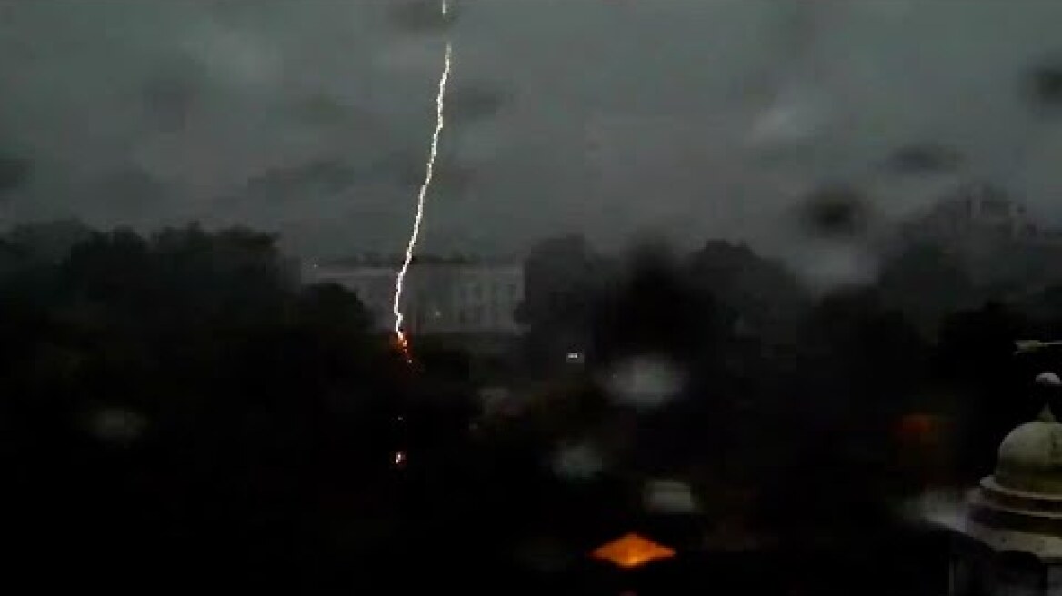 Lightning strike near White House inures 4, officials say