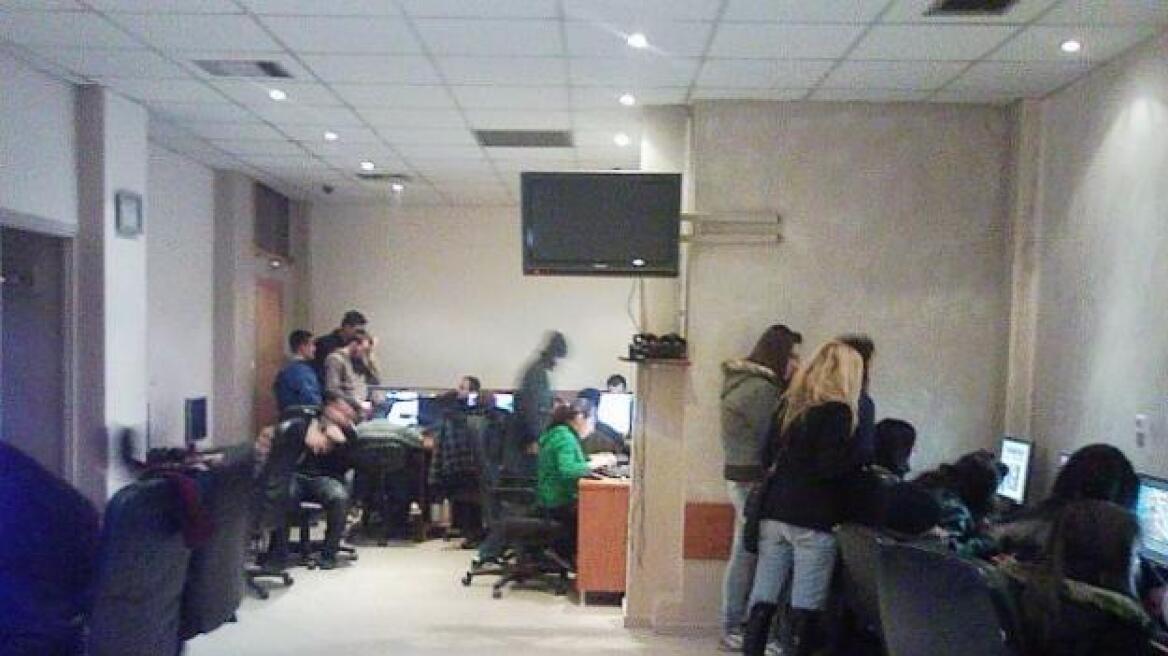 Σέρρες: Είχαν στήσει επιχείρηση με «φρουτάκια» σε ίντερνετ καφέ 