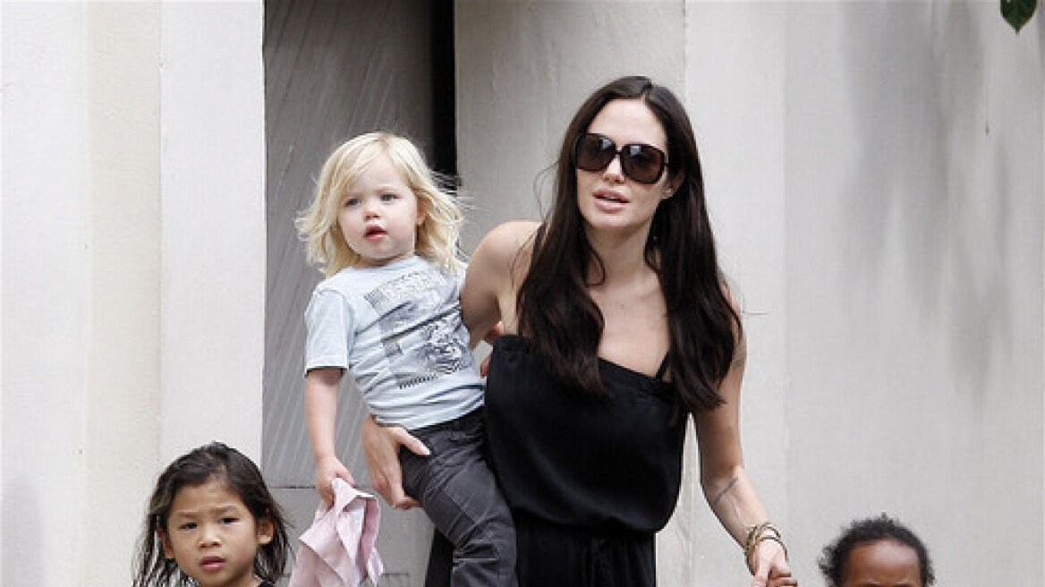 Angelina Jolie: «Δεν κάνω ούτε μπάνιο με την ησυχία μου»
