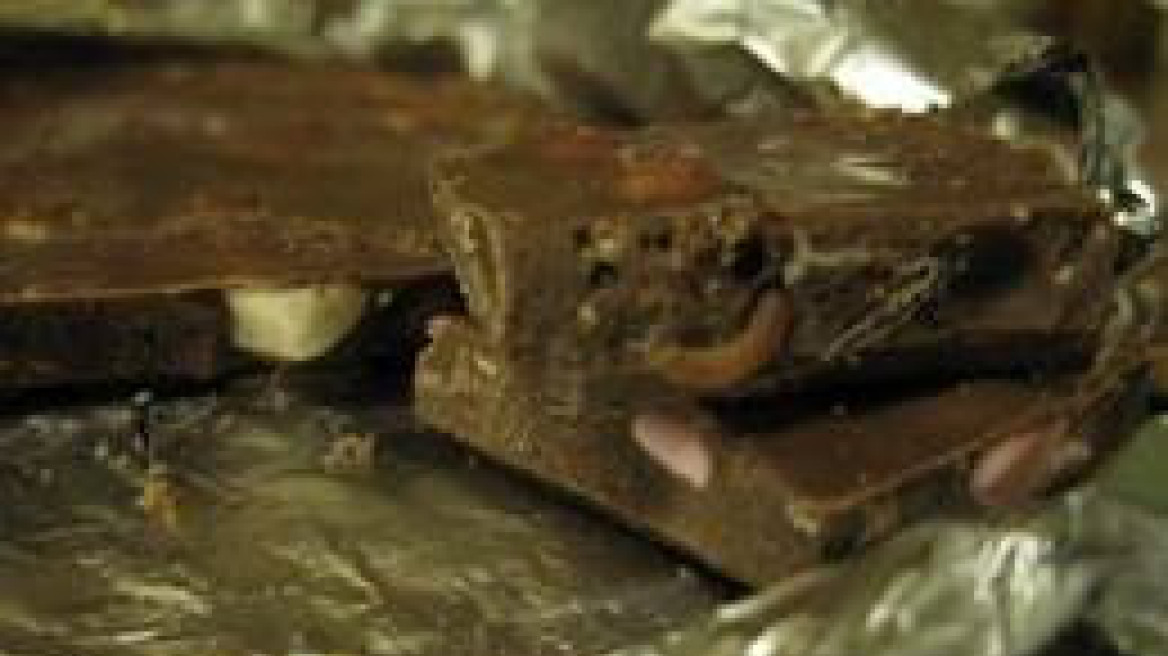 Μια σκουληκιασμένη σοκολάτα στοίχισε 3.000 ευρώ