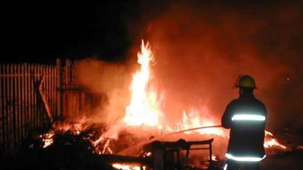 Κάηκαν ζωντανά 65 ζώα από πυρκαγιά σε στάβλο 
