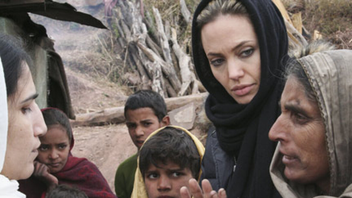 Στο Πακιστάν η Angelina Jolie!