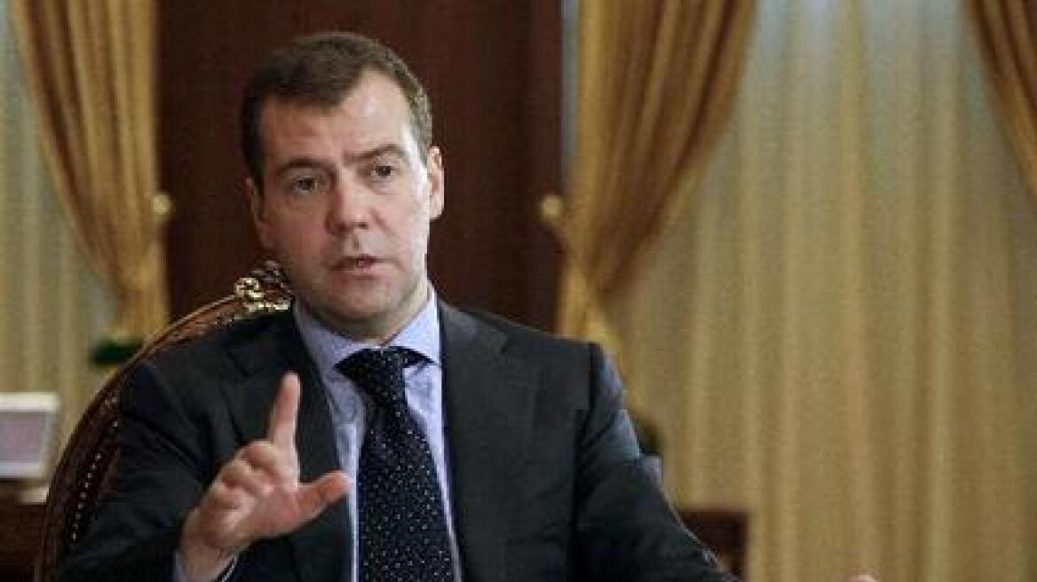 Μεντβέντεβ: «Καταστροφή το κοινοβουλευτικό καθεστώς για τη Ρωσία»