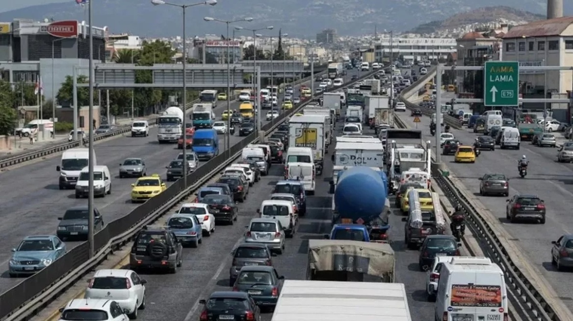 Ετσι... τελειώνουν τα παλιά αυτοκίνητα από τους δρόμους