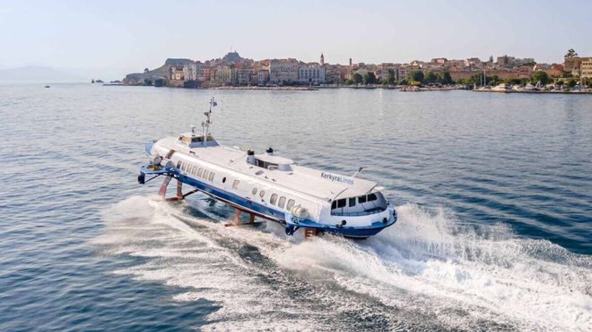 Μηχανική βλάβη για το πλοίο Paxos Island, αναμονή για 60 επιβάτες στο λιμάνι των Παξών 