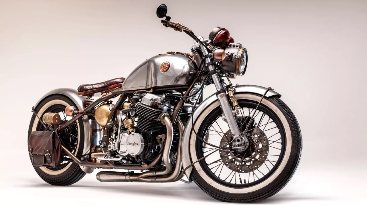 Αυτή είναι η πιο punk Honda CB750 και ονομάζεται Ντάγκλας