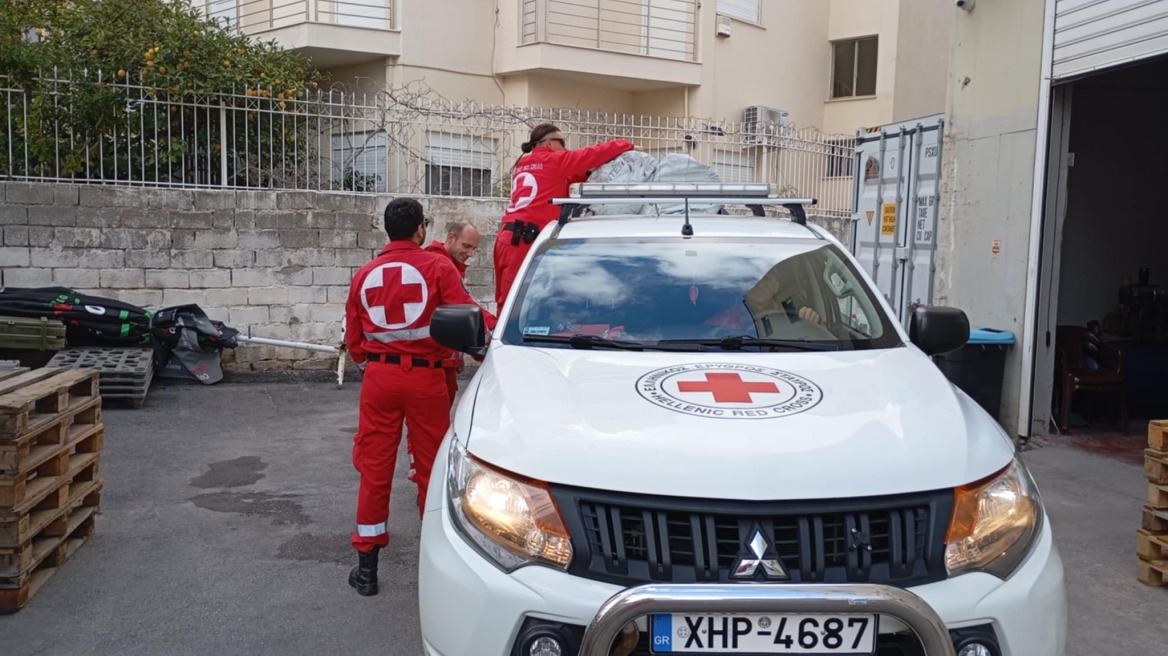 Σεισμοί στη Σαντορίνη: Ο Ελληνικός Ερυθρός Σταυρός στέλνει διασώστες και ψυχολόγους στην Αμοργό