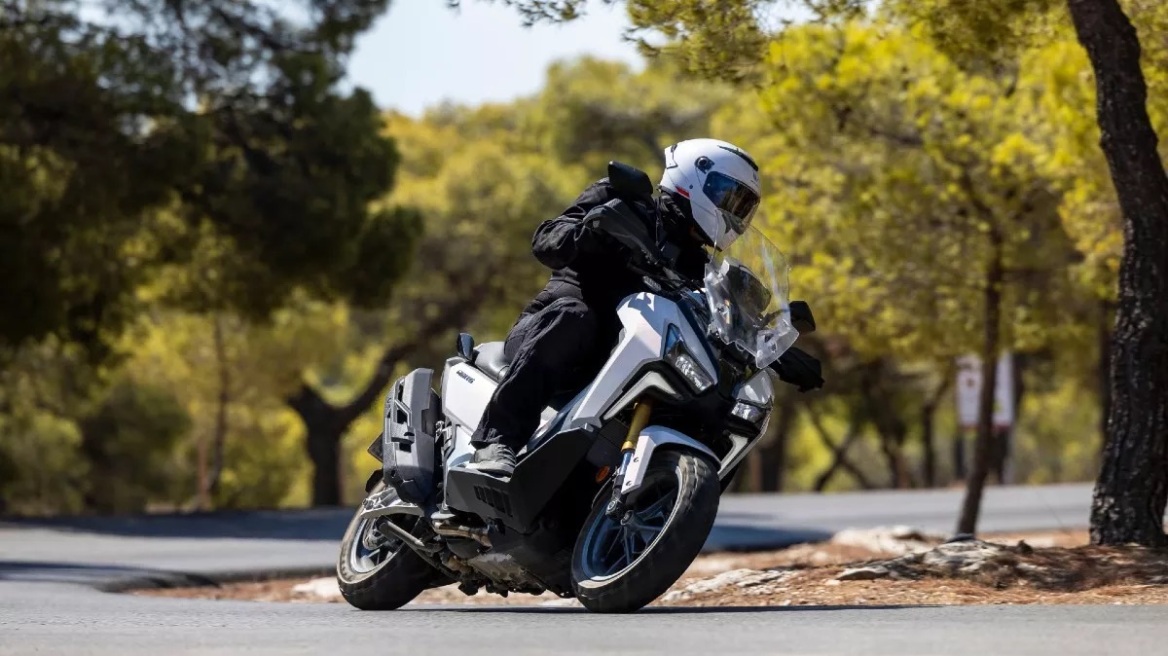 Στην Ελλάδα το SYM ADXTG 400 (+τιμή)