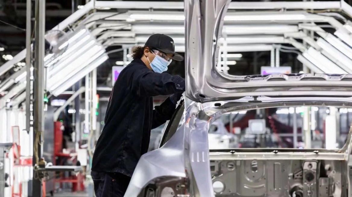 Η Tesla κάνει προσλήψεις στην Ελλάδα - Τι μισθούς δίνουν;