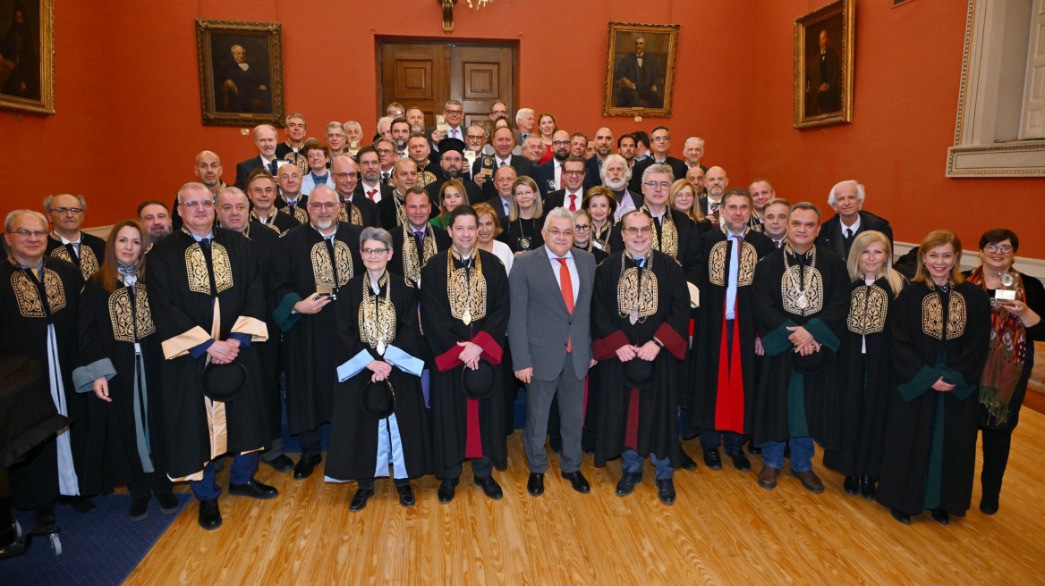 ΕΚΠΑ: Τα ετήσια βραβεία καθηγητών και καθηγητριών στο Πανεπιστήμιο Αθηνών 