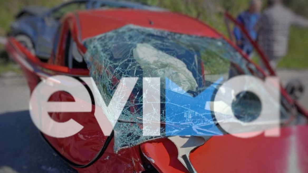 Σφοδρό τροχαίο με τέσσερις τραυματίες στην Εύβοια - Δείτε φωτογραφίες
