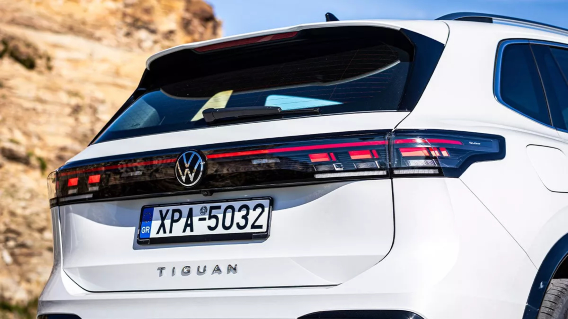 Με ένα ΚΛΙΚ μάθε σε ποιον ανήκει η πινακίδα του αυτοκινήτου - Ολες οι πληροφορίες