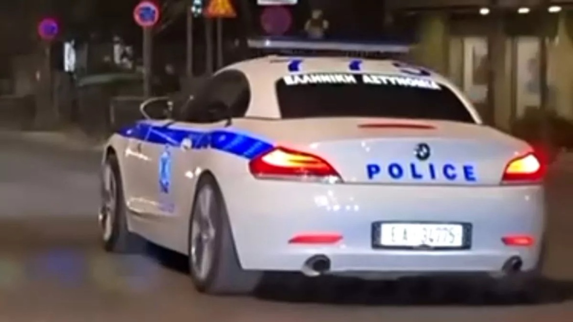 Σε κόντρες η Αστυνομία με καυτά περιπολικά