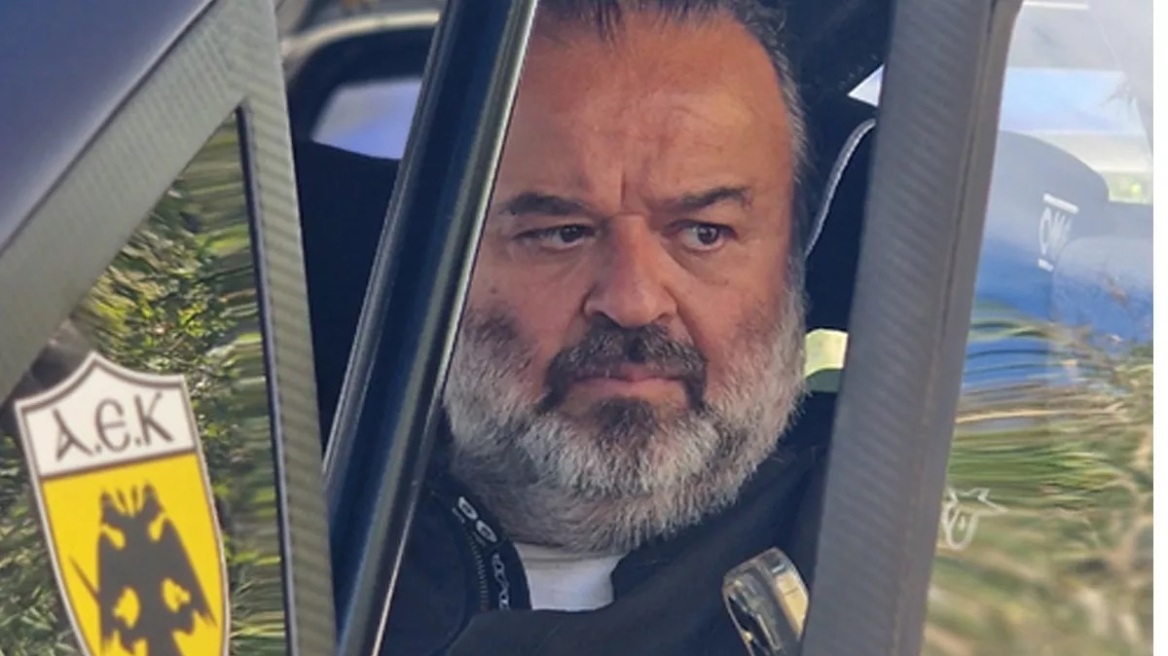 ΑΕΚτζήδες σταμάτησαν τον Ηλιόπουλο στη μέση του δρόμου - Δείτε το videο