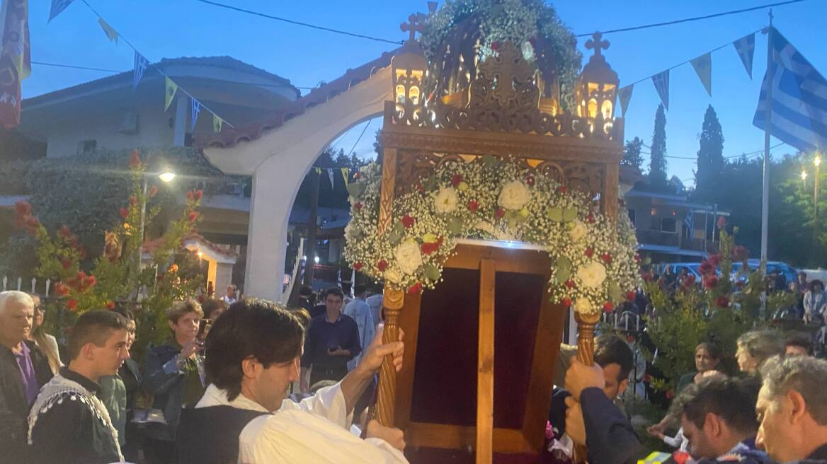Λιτανεία στο Προκόπι Ευβοίας για να σταματήσουν οι σεισμοί - Δείτε φωτογραφίες