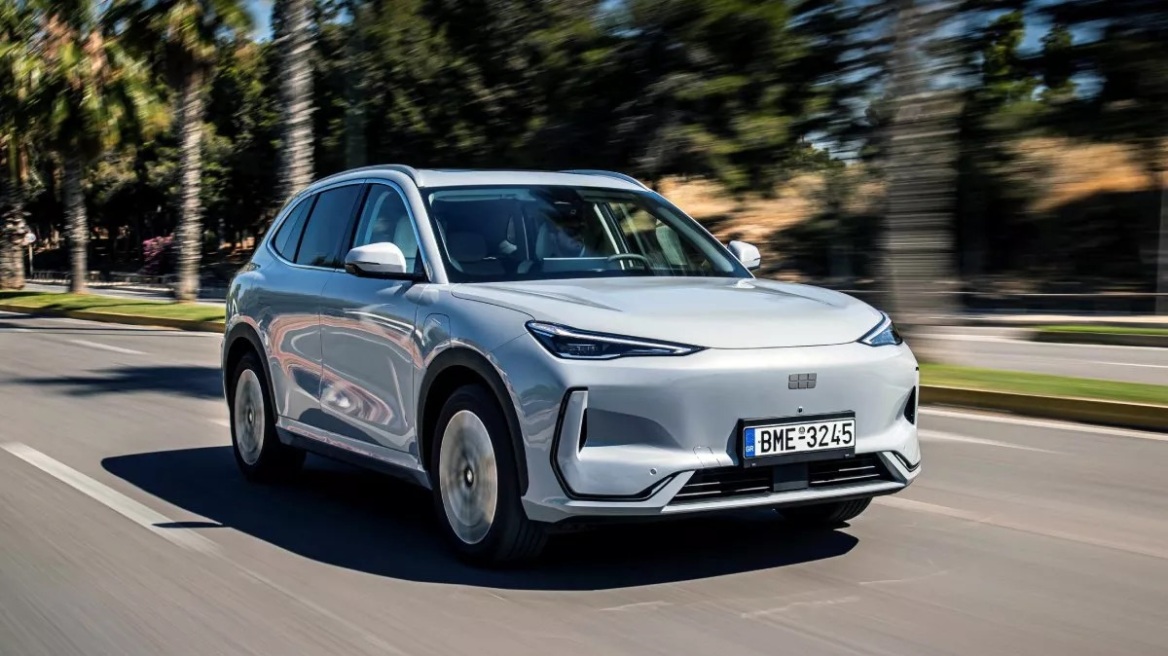 Οδηγούμε το Geely EX5 στην Αθηναϊκή Ριβιέρα - Πόσο κοστίζει;