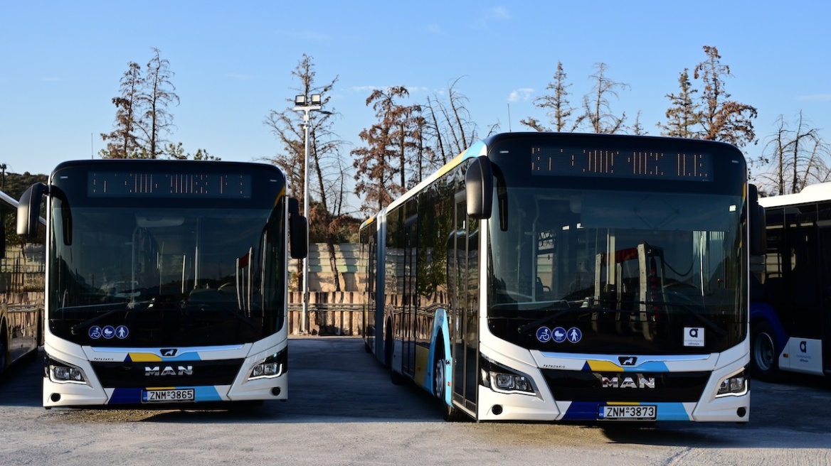 Τροχαίο στη Βούλα: Ευτυχώς που ήταν αυτά τα λεωφορεία