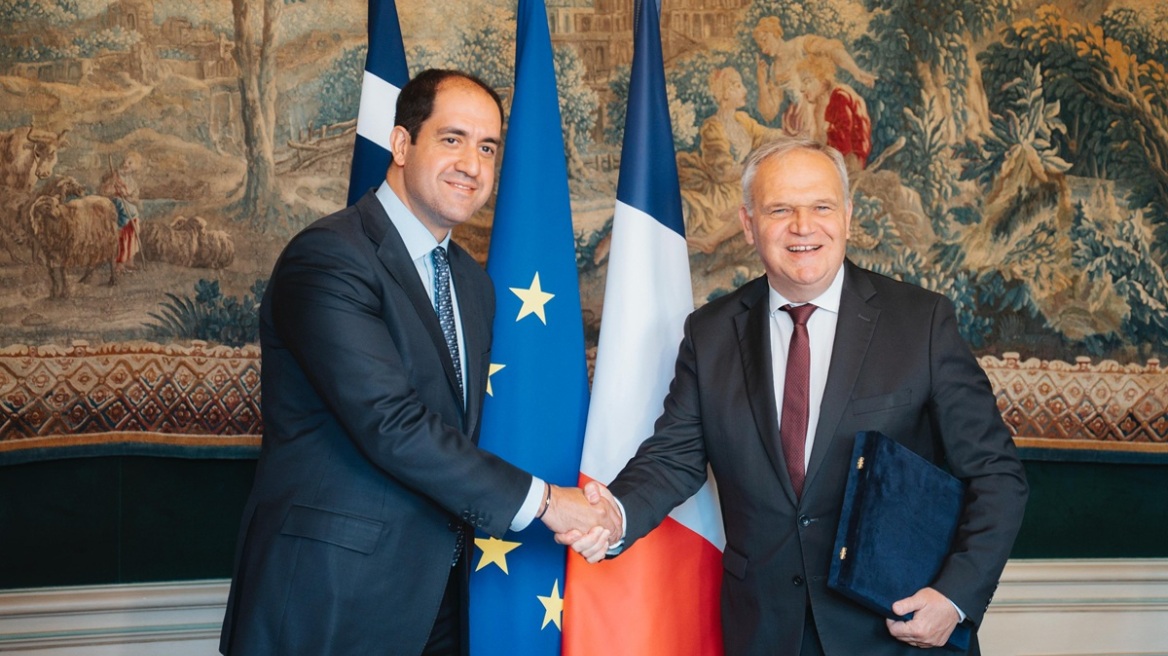 Στο Παρίσι ο Κεφαλογιάννης: Υπογραφή οδικού χάρτη συνεργασίας Ελλάδας - Γαλλίας για την Πολιτική Προστασία