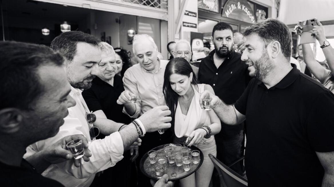 Με ύβρεις απάντησε ο Νίκος Ανδρουλάκης στις αποκαλύψεις του Πρώτου Θέματος για τους «πράσινους Φραπέδες»