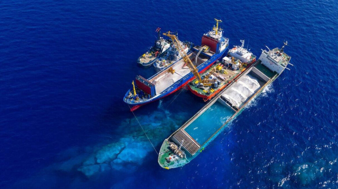 Ελληνικό ναυαγοσωστικό βοήθησε να αποφευχθεί οικολογική καταστροφή στα ανοιχτά της Σητείας με το βυθισμένο φορτηγό «MN Kostas»