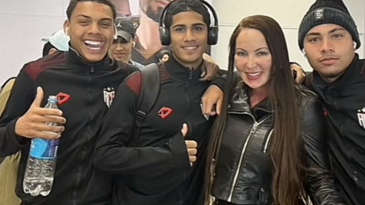 Βραζιλία: Ομάδα απομάκρυνε έξι ποδοσφαιριστές της Κ17 που έβγαλαν φωτογραφία με γνωστή πορνοστάρ, η οποία θέλει να γίνει διαιτητής
