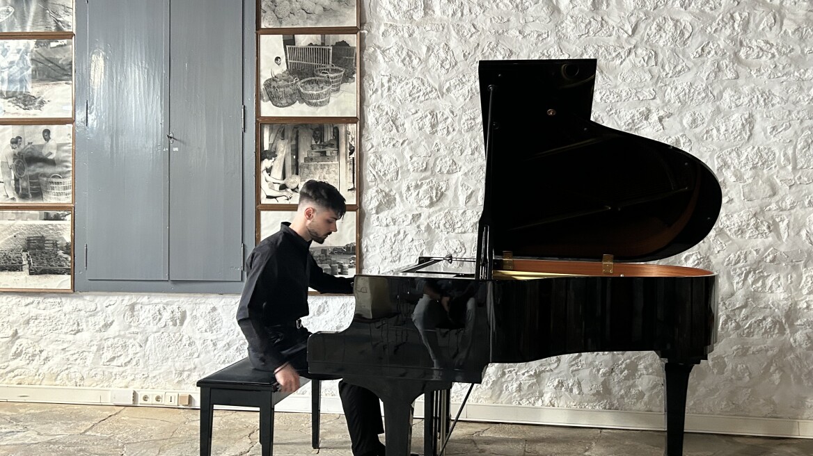 Ύδρα: Ρεσιτάλ πιάνου του  Φιλάρετου Βρεττού