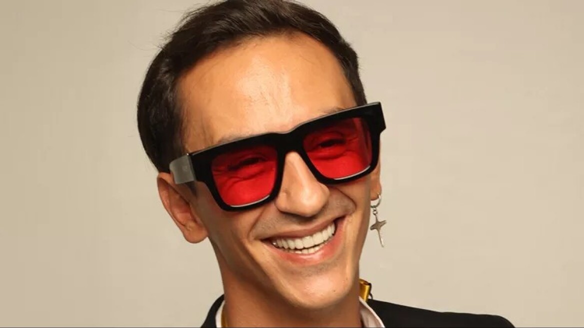 Ο Τόλης Παπαδημητρίου μιλάει στο protothema.gr για την Οικογένεια Τσεκμέ: Θέλω ο θεατής να φύγει ξεχασμένος
