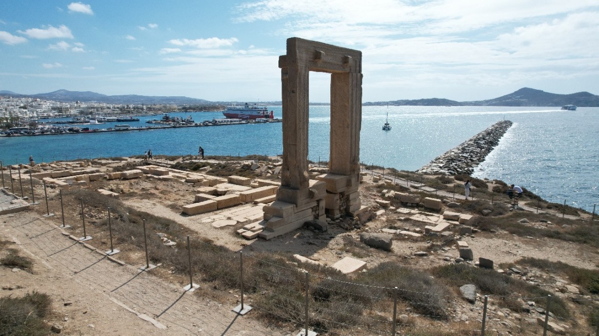 Μόνιμη η περίφραξη στην Πορτάρα Νάξου - Απέσυρε ο Δήμος την προσφυγή για τα προσωρινά μέτρα